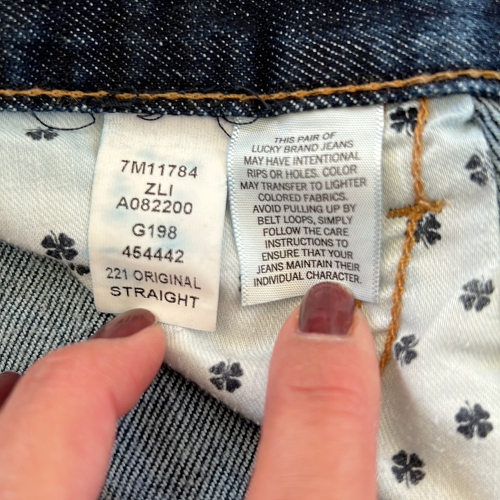 Men Lucky Brand 221 Original Straight jeans. Size 36W / 34L. - Picture 9 of 10